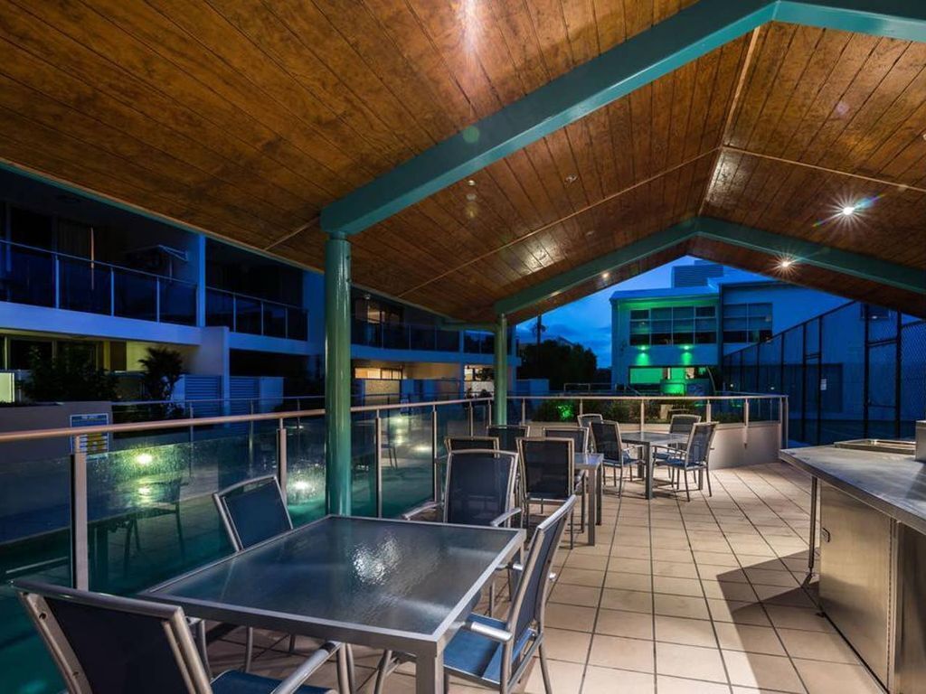 2BR Coolum Beach 🌴Rooftop Deck☀️Spa💦Tennis🎾Pool