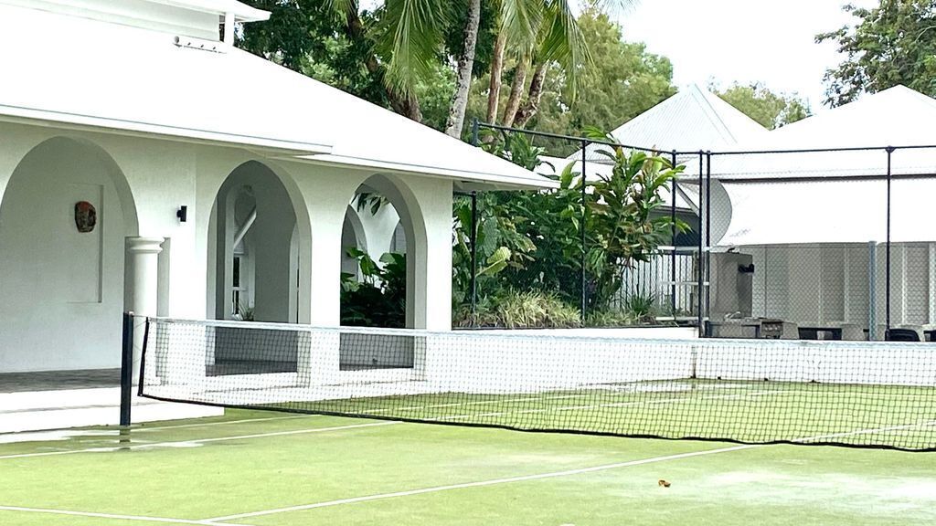 Portsea 29 Situated With a Resort Offering Tennis Court, Pools and Restaurant