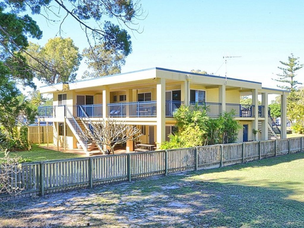 Go Fish - Burrum Heads - Riverfront - 4BR - Pets Welcome