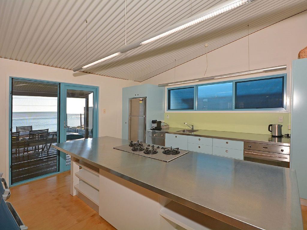 Fish Tales@toogoom - Toogoom - Beachfront - 5BR - Foxtel