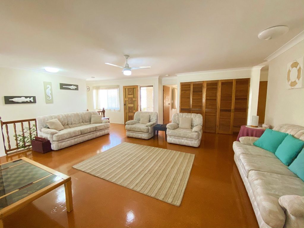 Utopia - Burrum Heads- Riverfront - 5br- Aircon- Pets Welcome