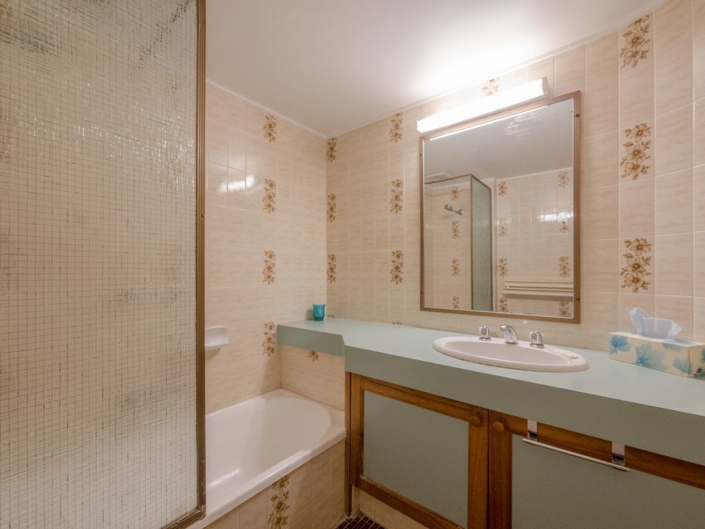 Monterey Lodge Unit 17, 27 Warne Tce Kings Beach