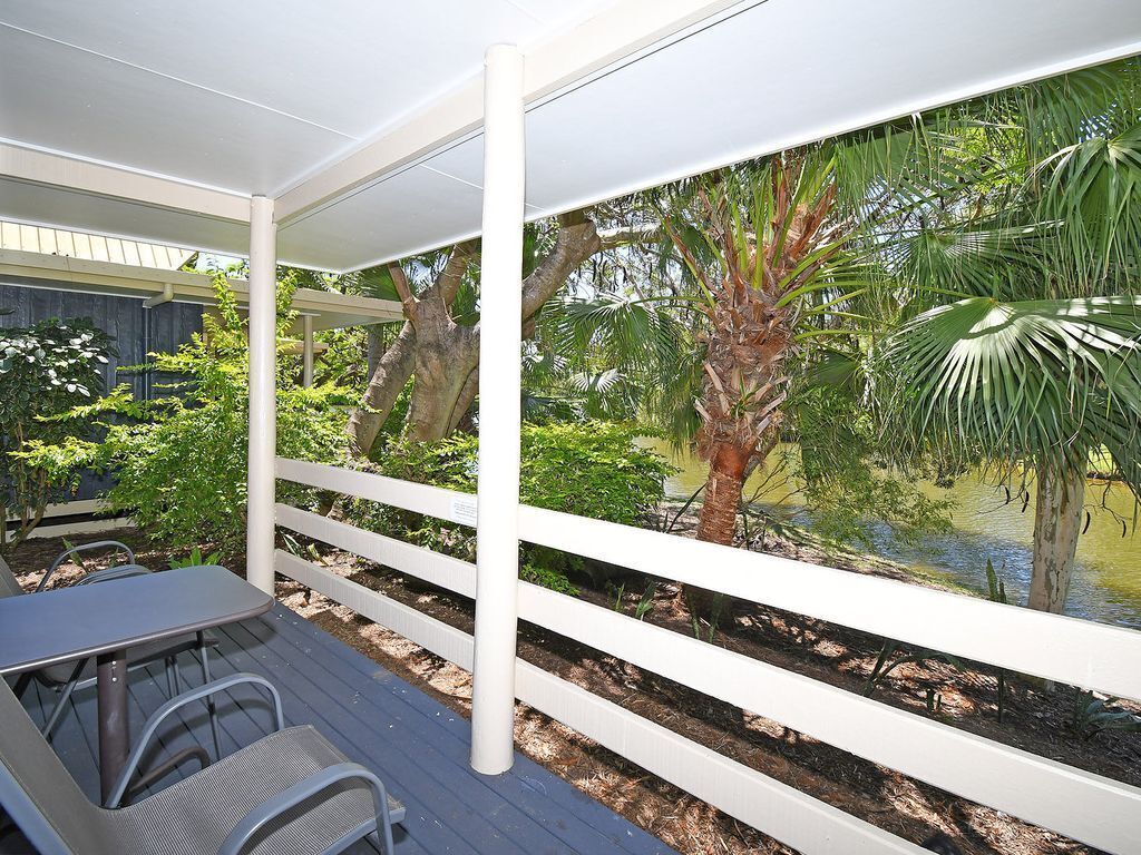 Lake View Villa - Urangan, QLD