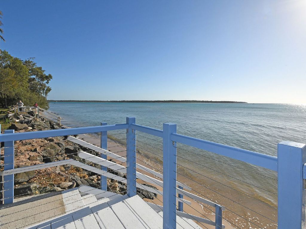 Burrum Beach House - Waterfront - Fishing Jetty - Sleeps 4