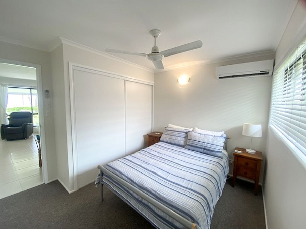 Bay Vista - Burrum Heads- Beachfront- 3 Br-aircon-pets Welcome