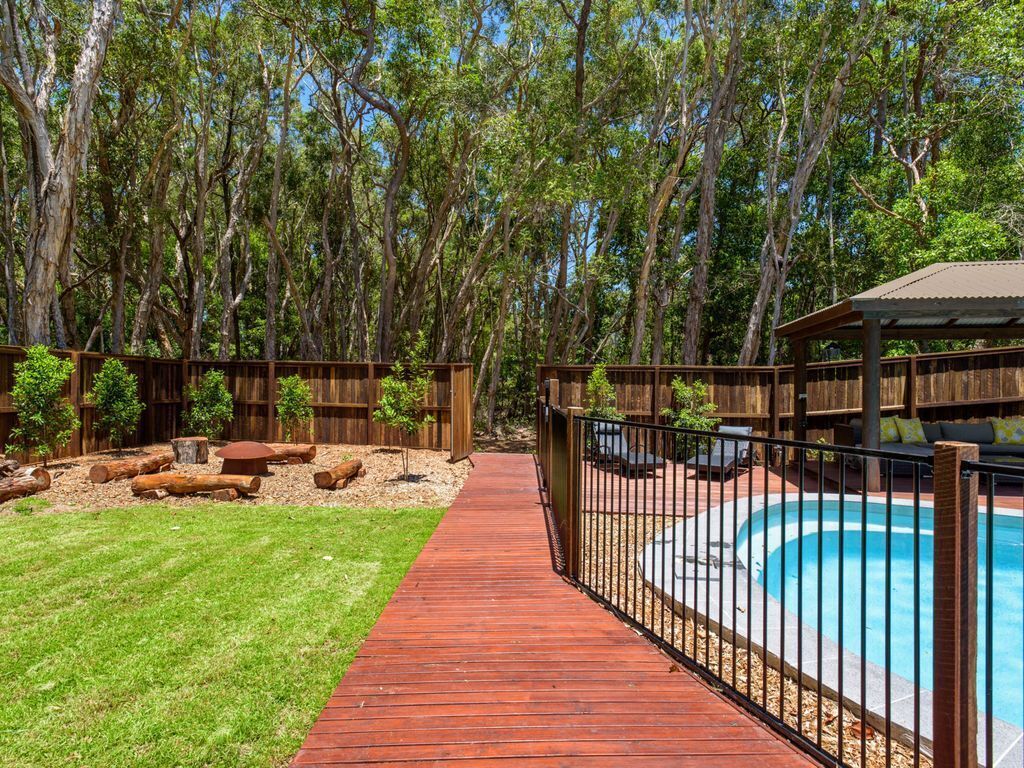 13 Orania Court, Rainbow Shores - Pool, Sleeps 8, air Conditioning, Fire pit