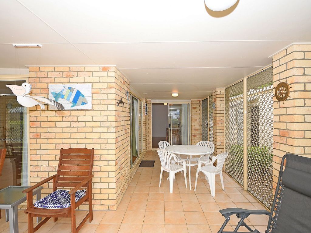 Sandy Paws - Burrum Heads- Walk to Beach -3br- Aircon- Pool Table