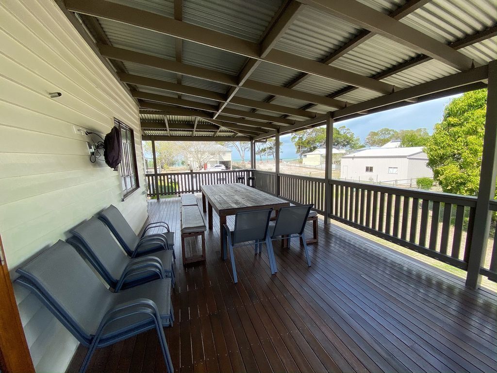 A Beach House@burrum - Water Views-3br-aircon -pets OK