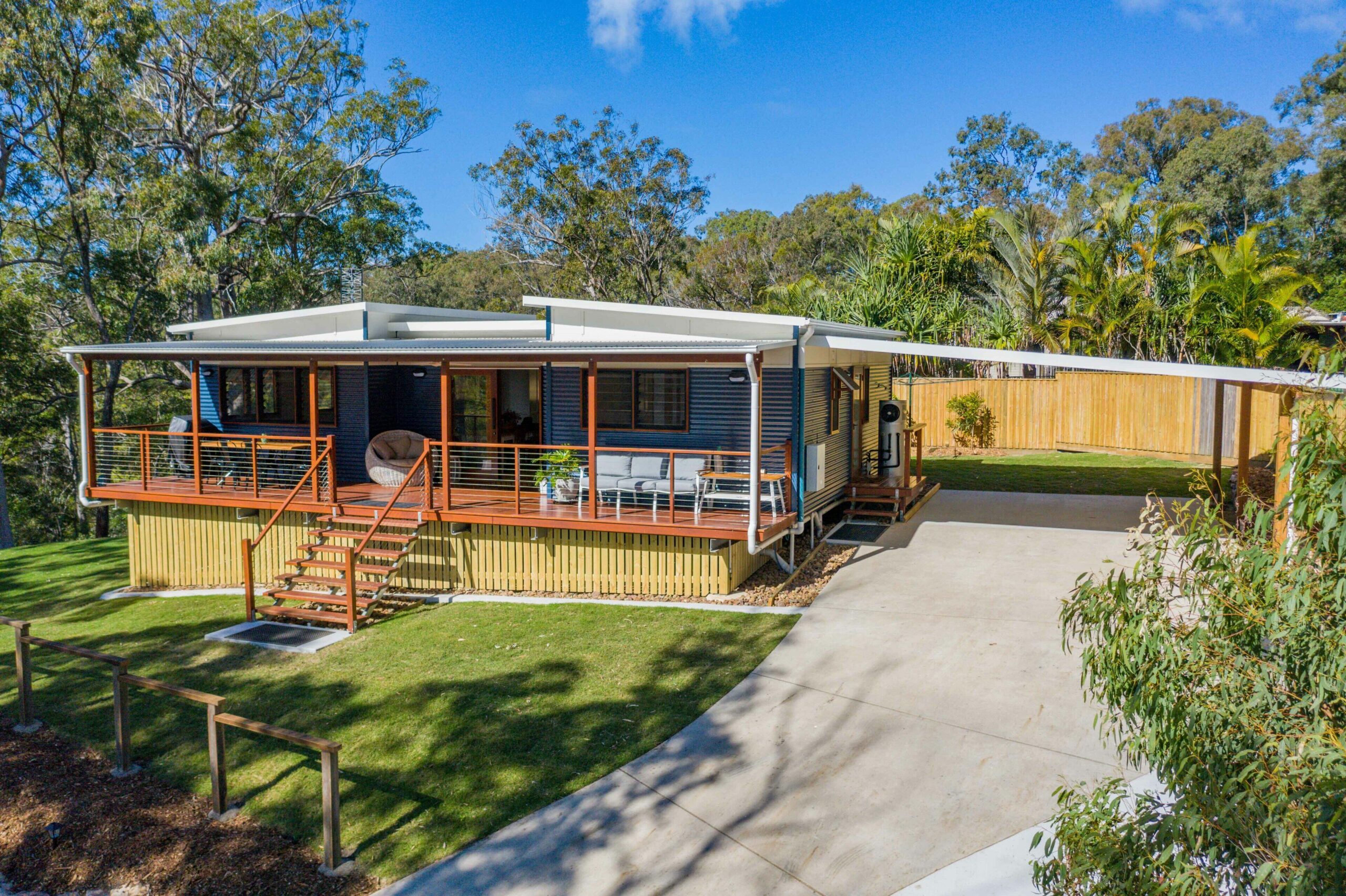 Little Mountain Retreat Where the Bush Meets the Beach