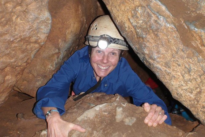 Jenolan Caves: 2-Hour Plughole Introductory Adventure Caving Experience