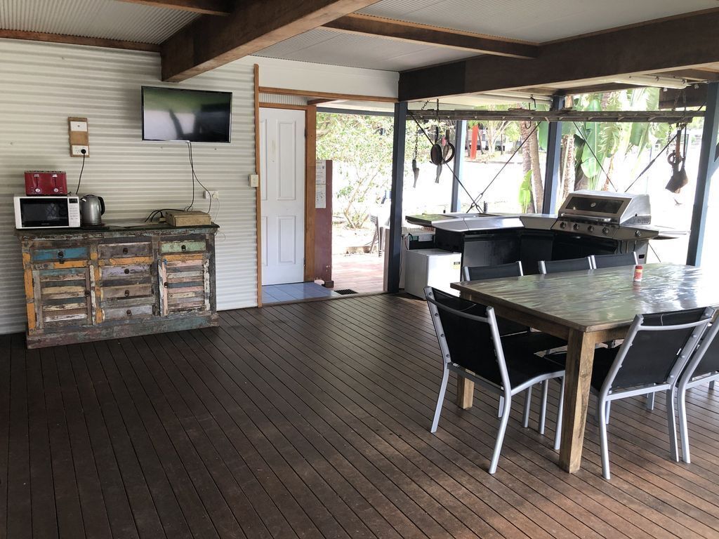 Fraser Island Classic Beach House - 1 Minute to the Beach