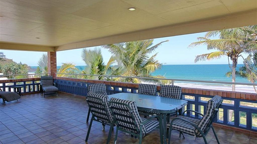 HORIZON UNIT 4 BEACHFRONT PROPERTY