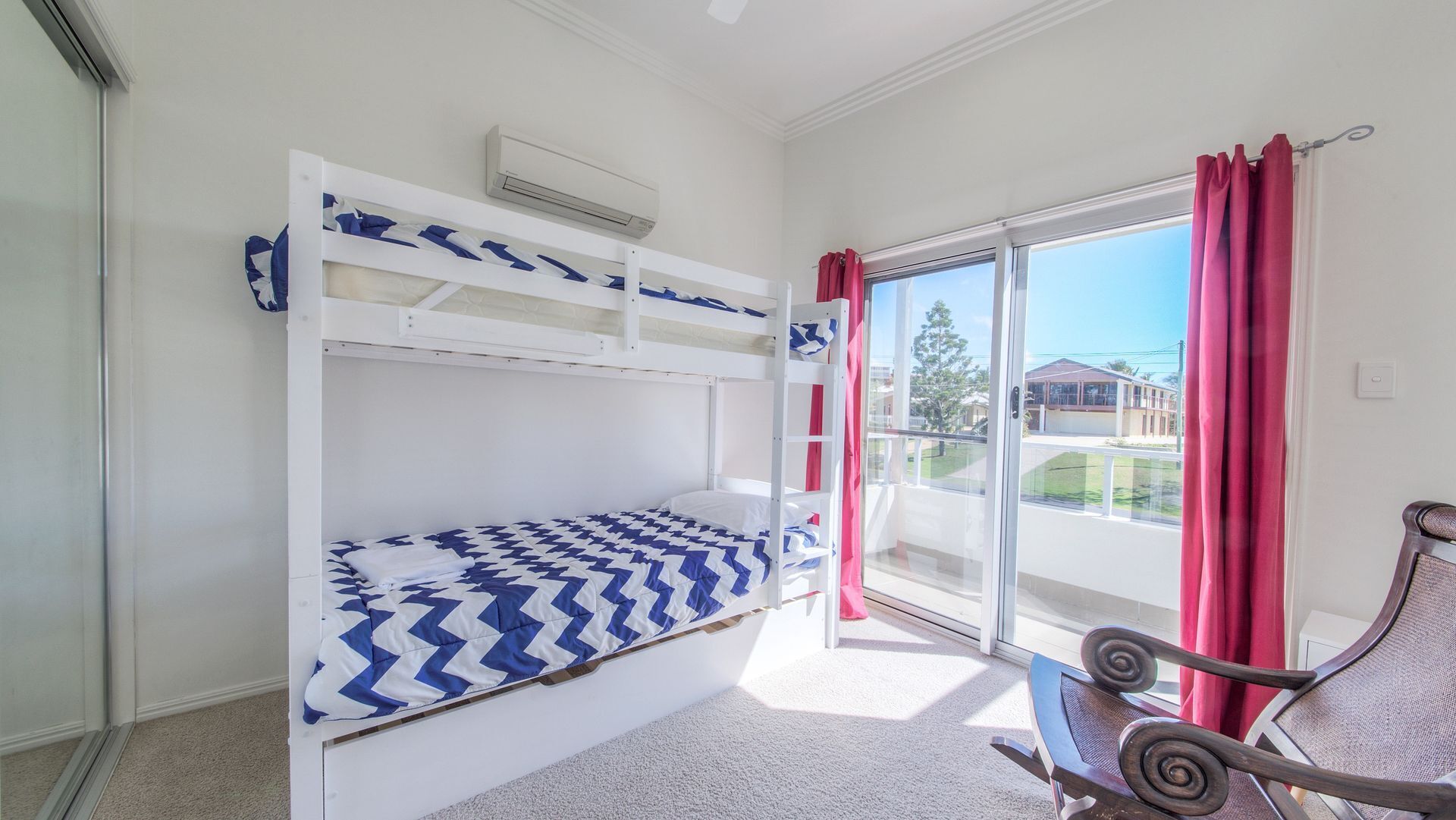 Beachfront Emu Park With Pool