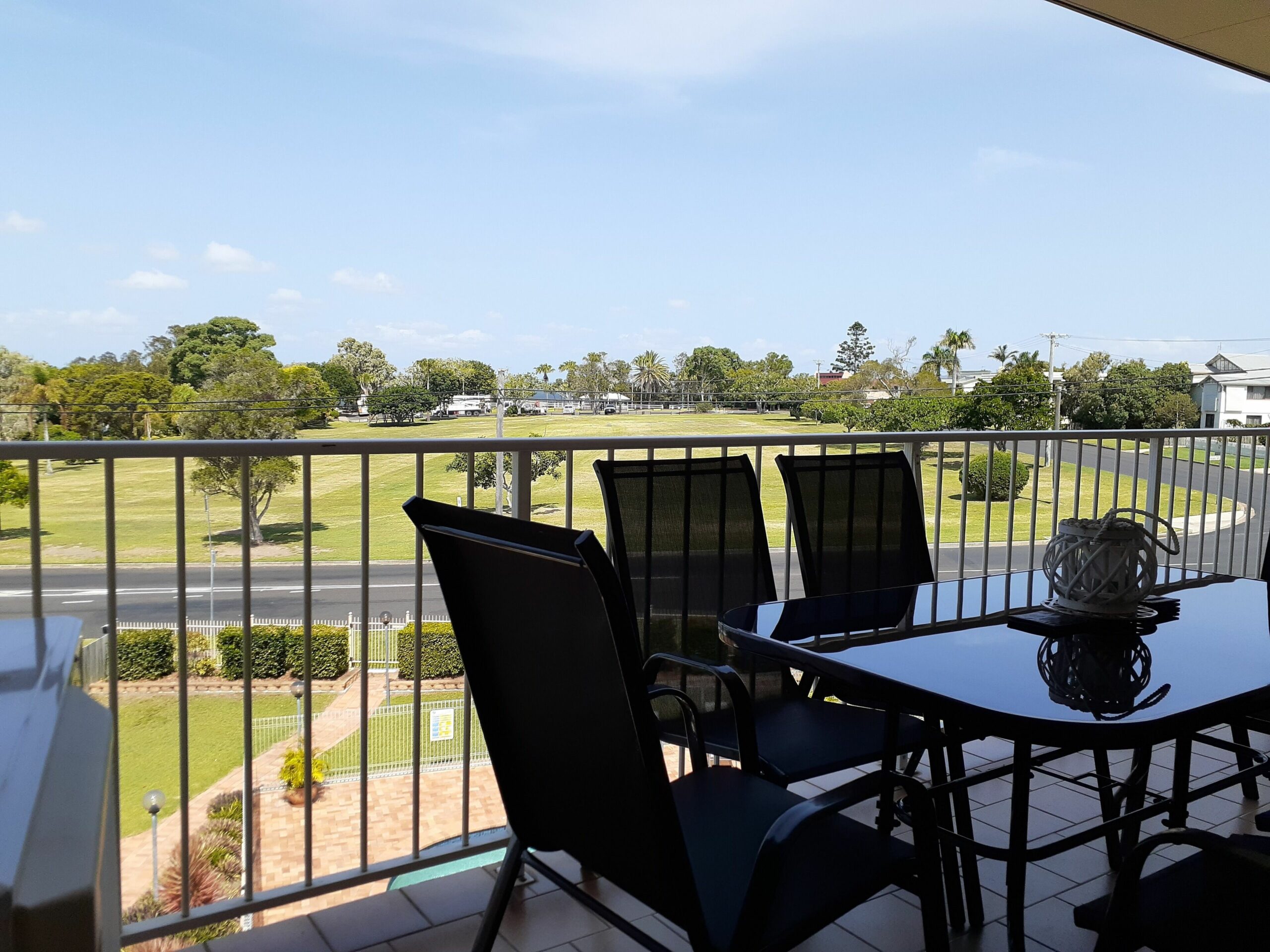 Beauty in the Bay - Sit on your balcony, relax and enjoy the views of the ocean