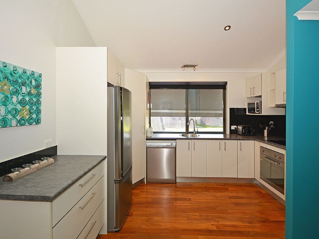 Dufley- Burrum Heads- Walk to Beach - 2BR - Aircon