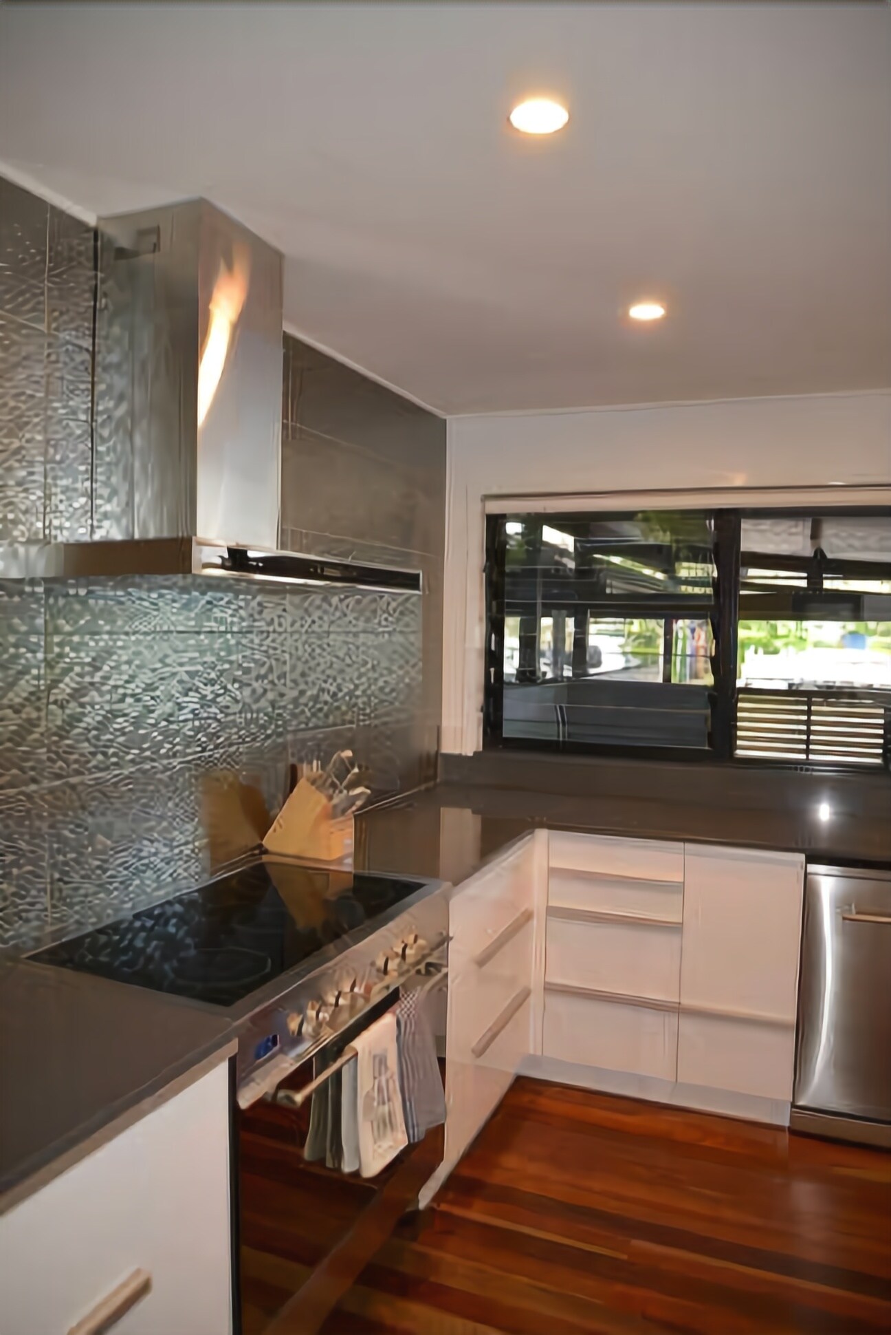 Stunning 2bed/2bth in Heart of Cottontrees 3blk Beach+river +restaurants Dogs OK