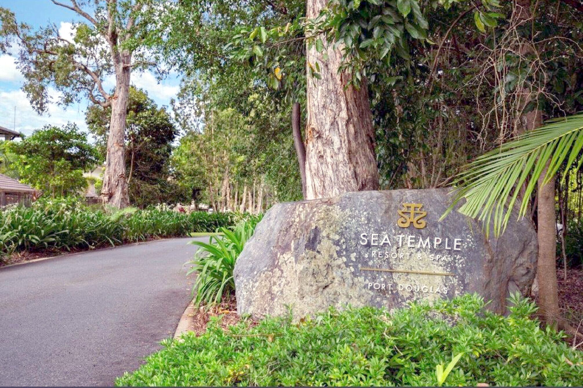 227 Sea Temple Port Douglas 2 Bedroom Penthouse Apt - Free WIFI