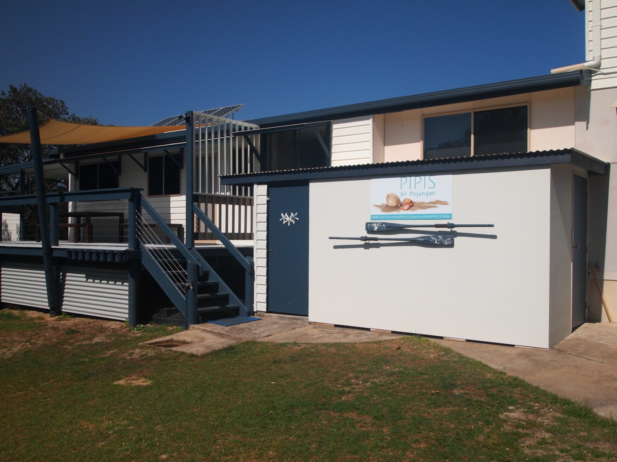 Pipis at Poyungan, "The Dunes" one of the few beachfront homes on Fraser island