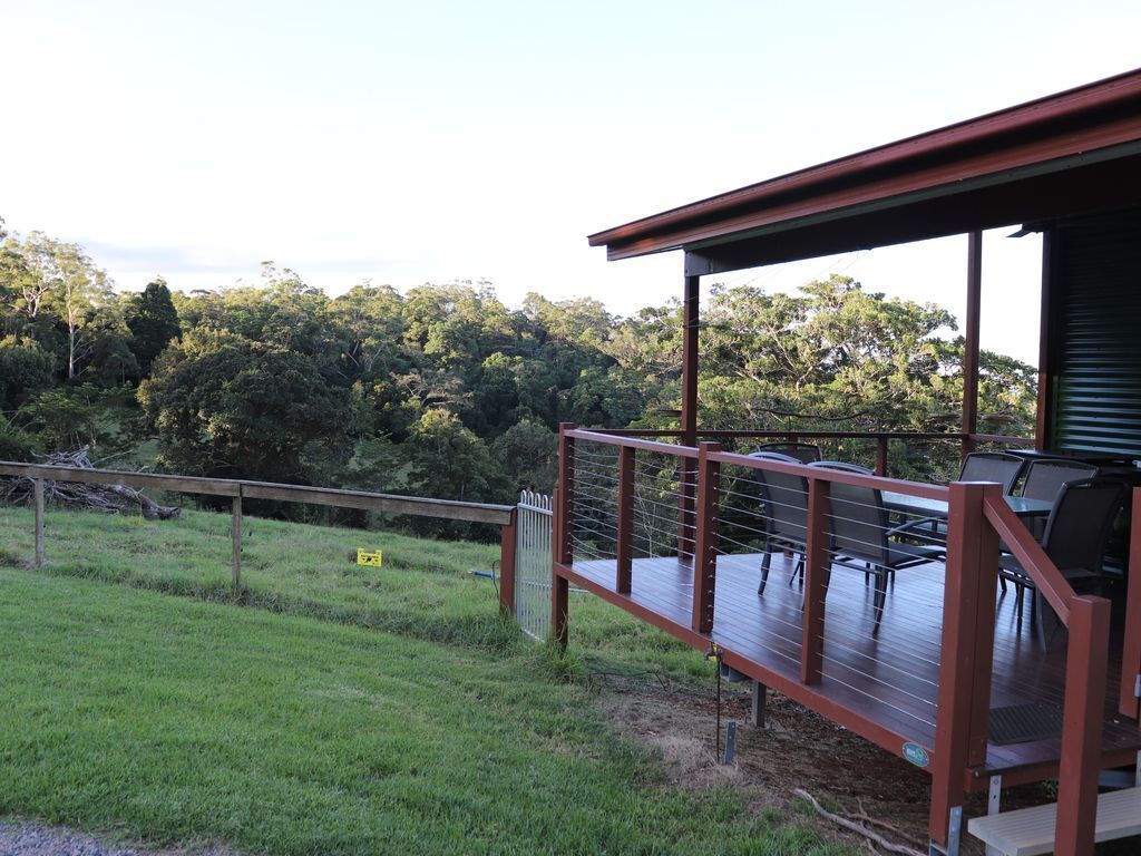 Whipbird Cabin - Waterfalls, Walking Tracks, Rainforest, Farming, Pooch Allowed