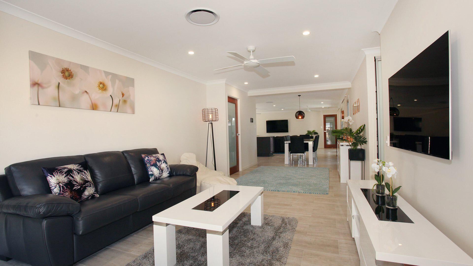 Palm Drive 95 - 4 Bedroom House with Pool+ BBQ+ Wifi+ Netflix in Mooloolaba