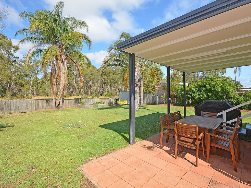 Beach House on Burrum- Close to Beach- 3br- Wifi-foxtel