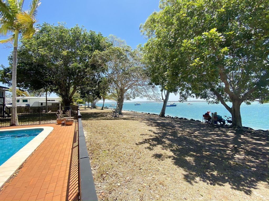 Ocean Shores UP - Burrum Heads- Riverfront - Pool -2br