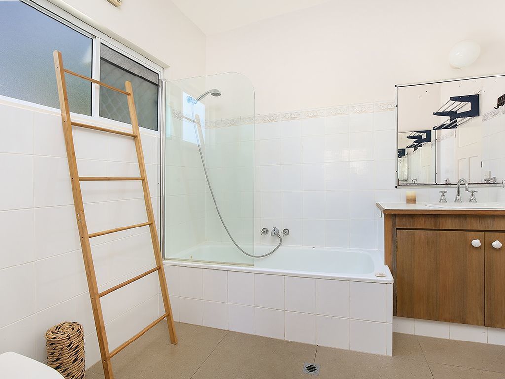 Indoor Pool & Hot Spa/jacuzzi~pet Friendly, Wifi, Pool Table, AC, 6 Tvs, Foxtel