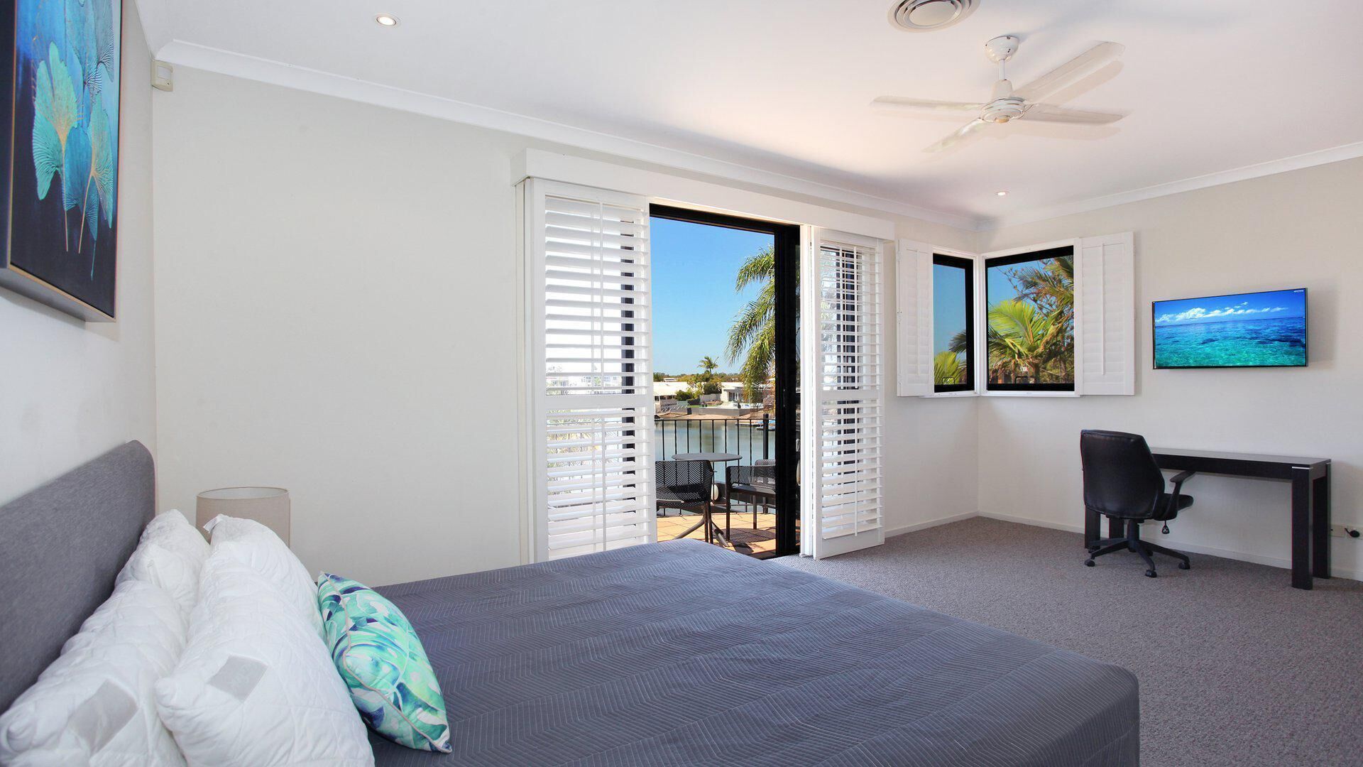 Tarcoola 41 - Five Bedroom House With Foxtel + Wifi + Aircon and BBQ in Mooloolaba