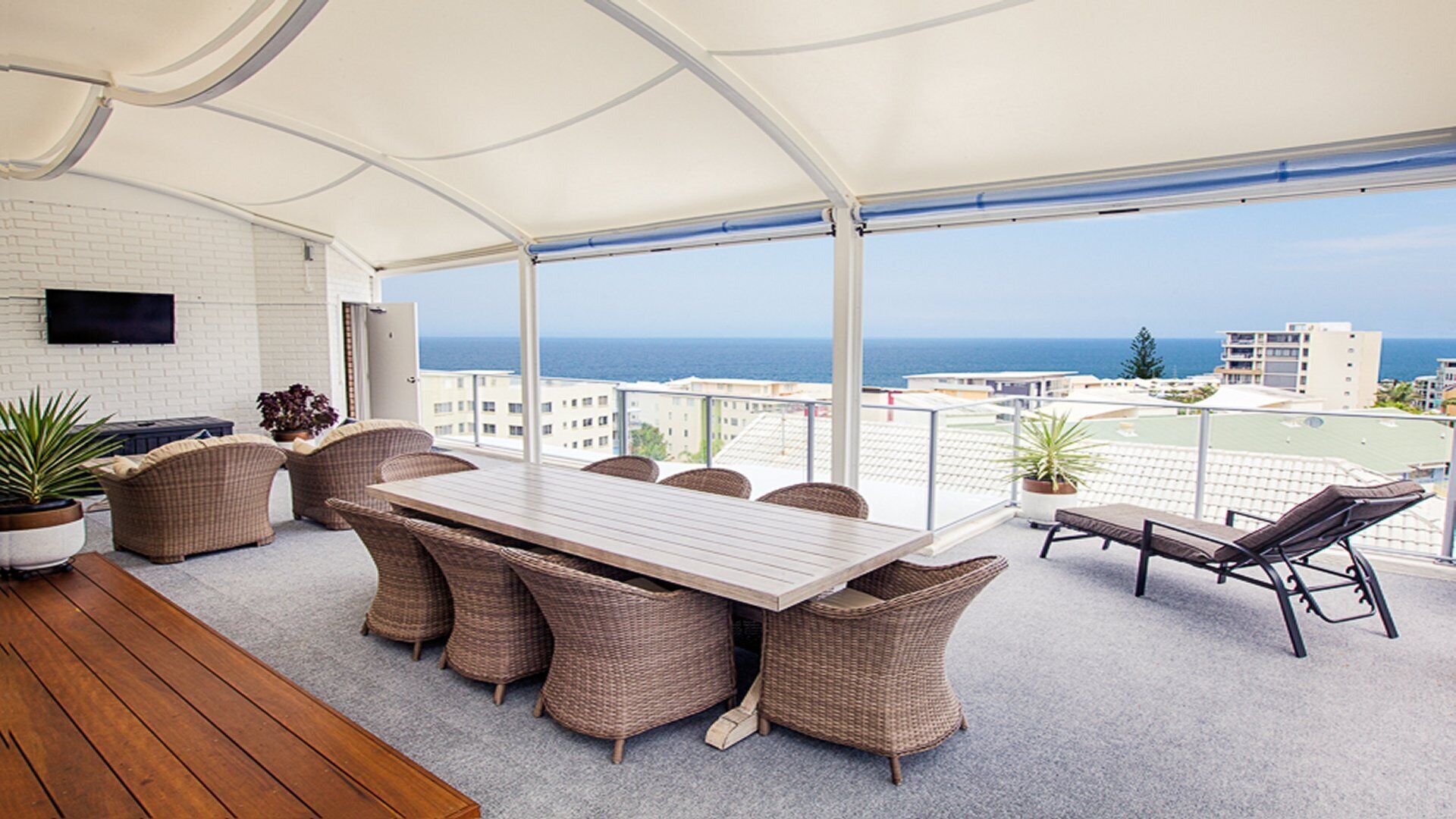 Luxury Rooftop Penthouse Kings Beach Caloundra