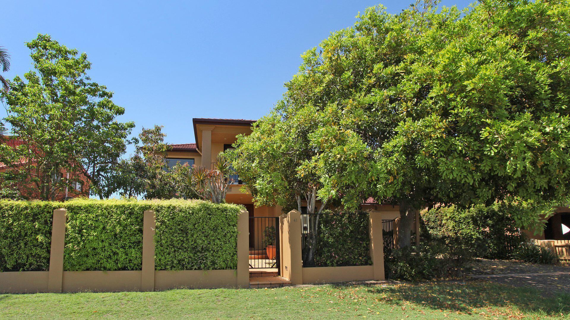 Tarcoola 41 - Five Bedroom House With Foxtel + Wifi + Aircon and BBQ in Mooloolaba