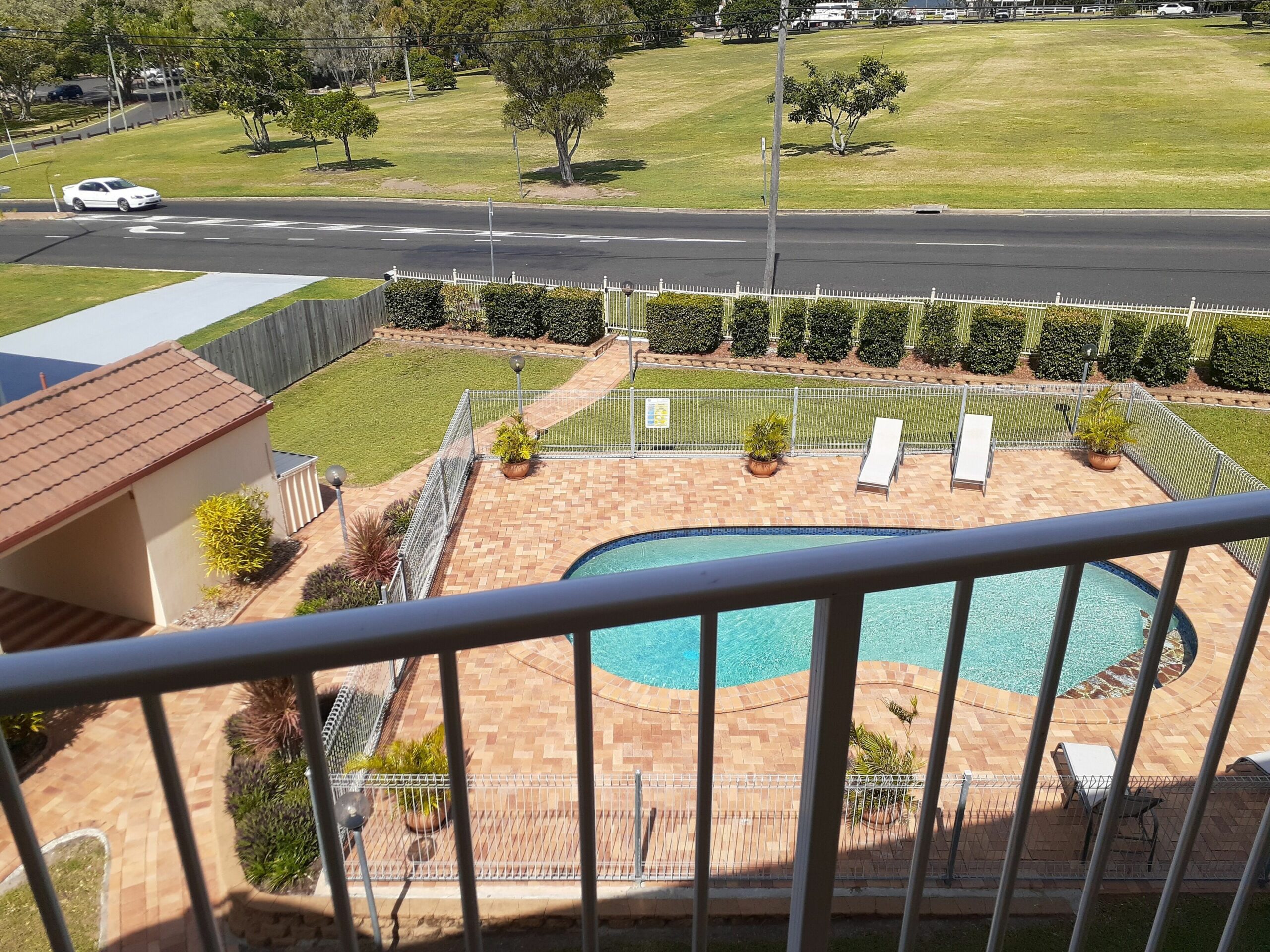 Beauty in the Bay - Sit on your balcony, relax and enjoy the views of the ocean