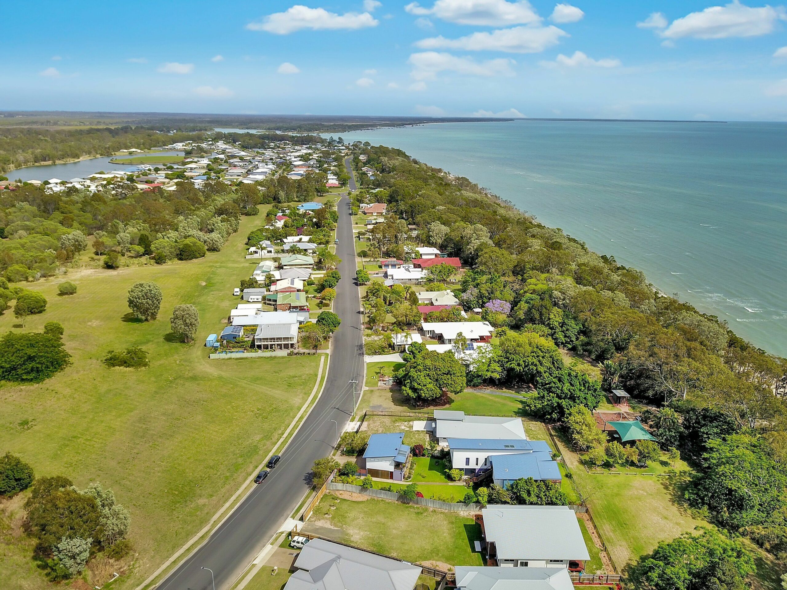 Kingfisher House, Brand new Beachfront House, 4 Beds, Sleeps 10, Pets Welcome