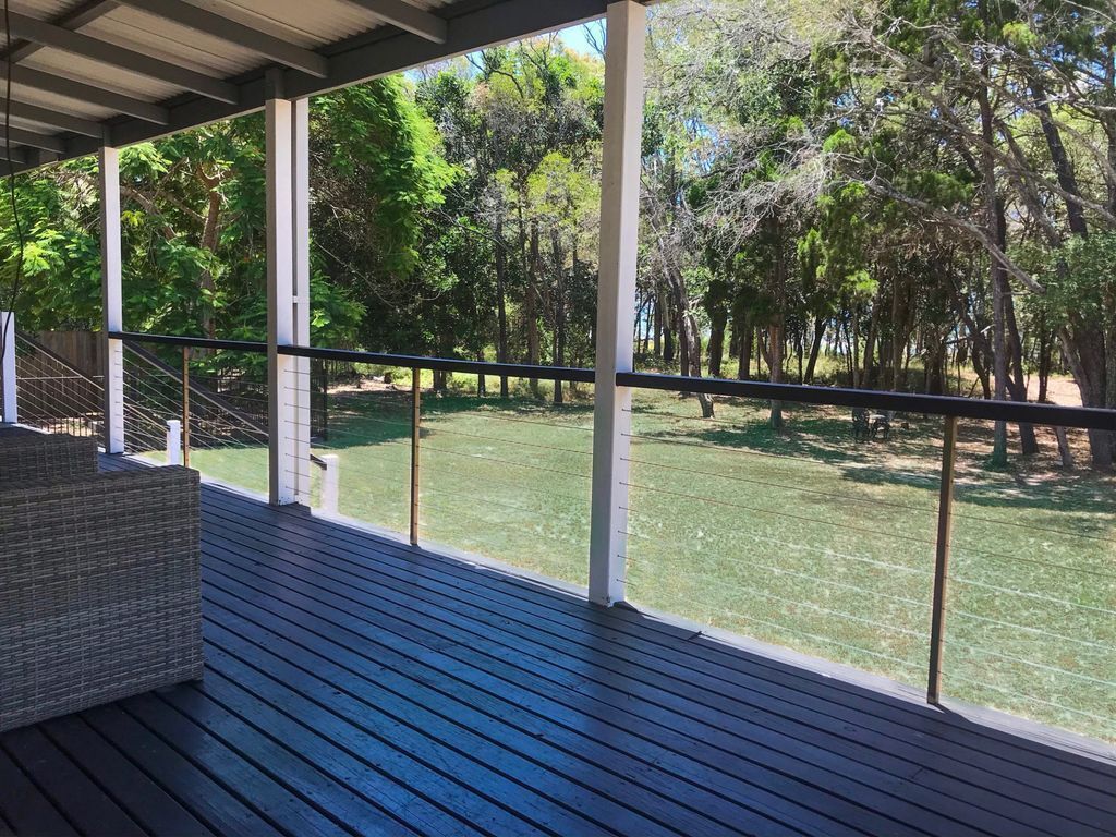 Beach Tails - Toogoom- Beachfront - 3br- Pets Welcome