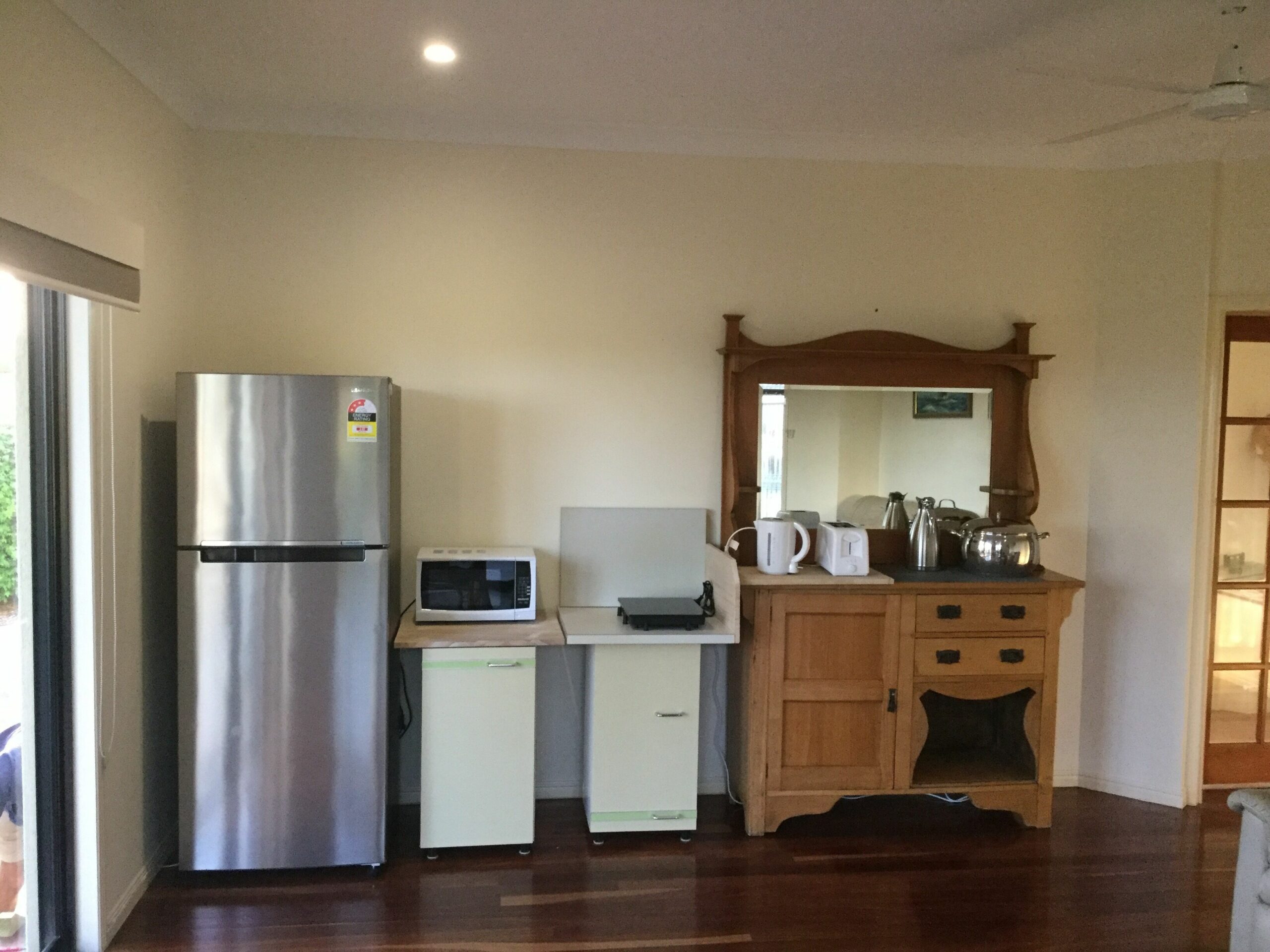 Entire Ground Floor Accommodation, Swim Beach,marina,fraser Island & Ocean