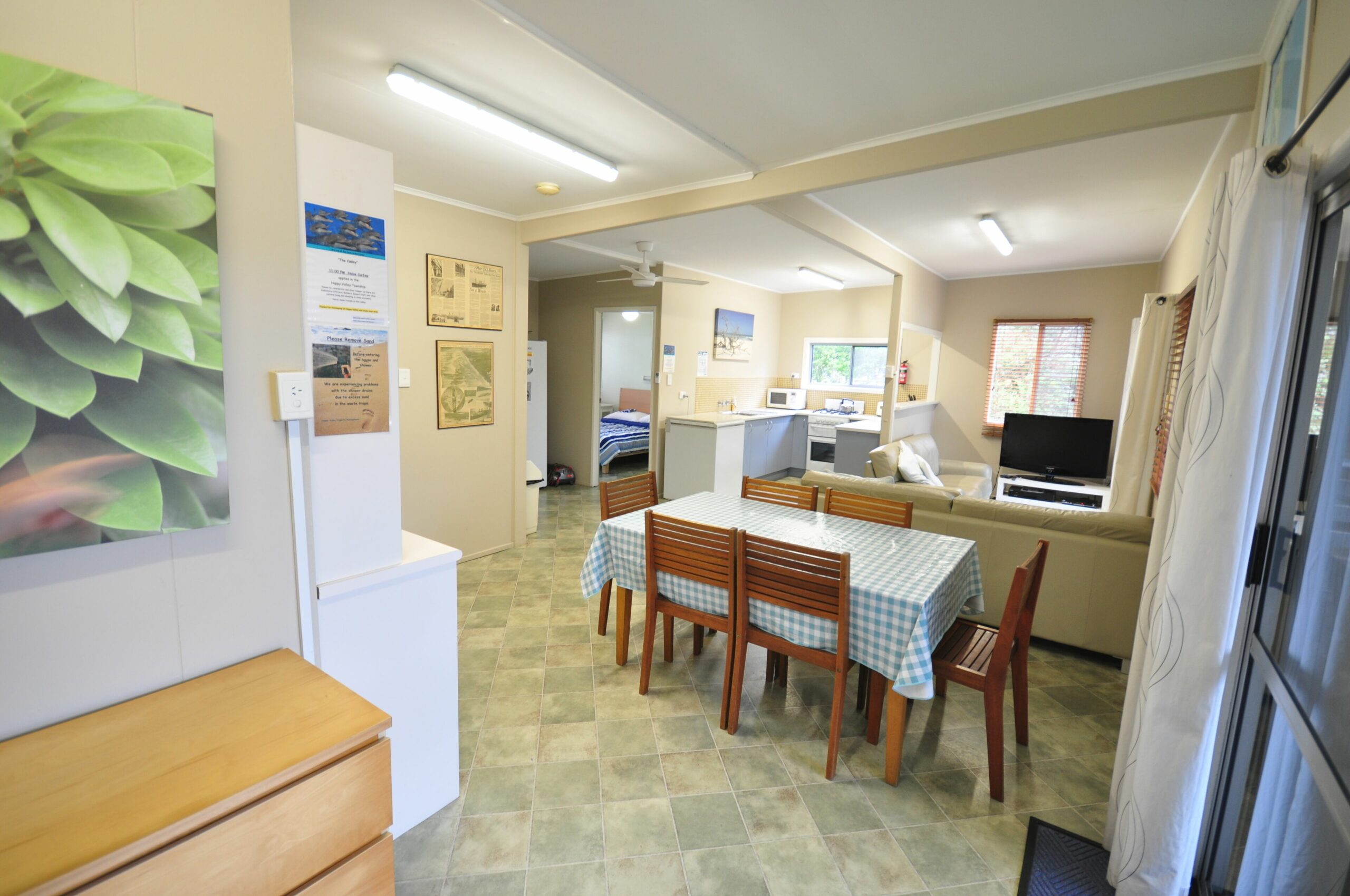 Fins - Happy Valley, Fraser Island - 5 Bedroom 4 Bath 2 Kitchen Free Wifi