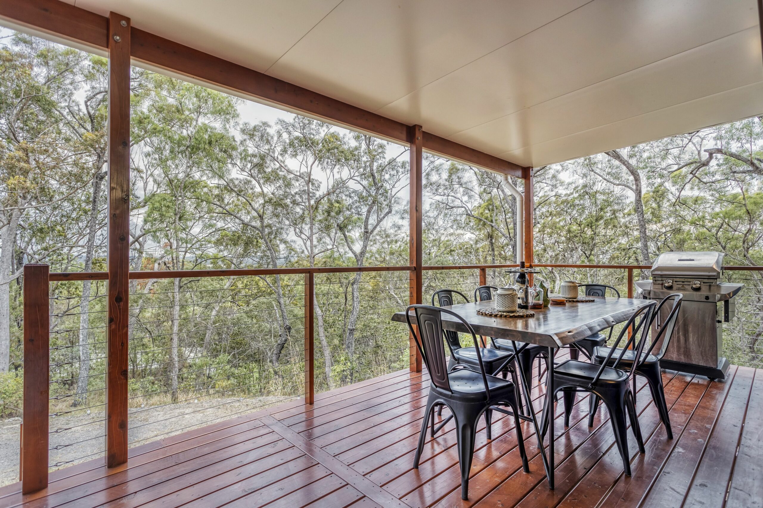 Little Mountain Retreat Where the Bush Meets the Beach