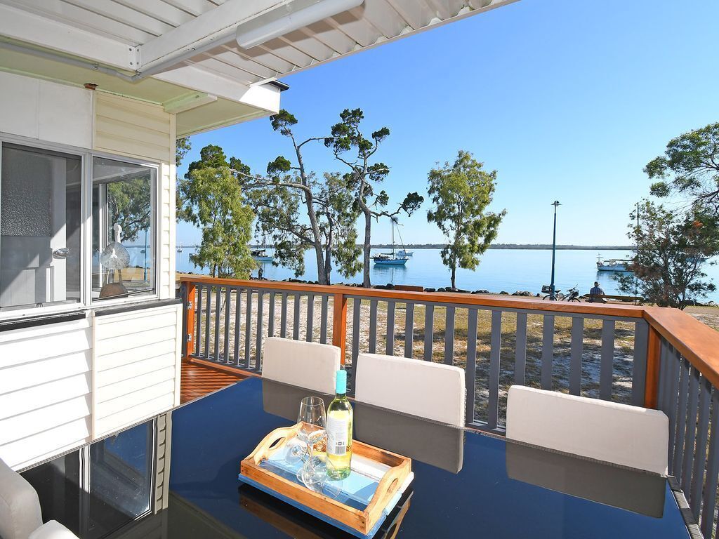 Bazza’s Beach House – Riverfront – 3BR – Renovated