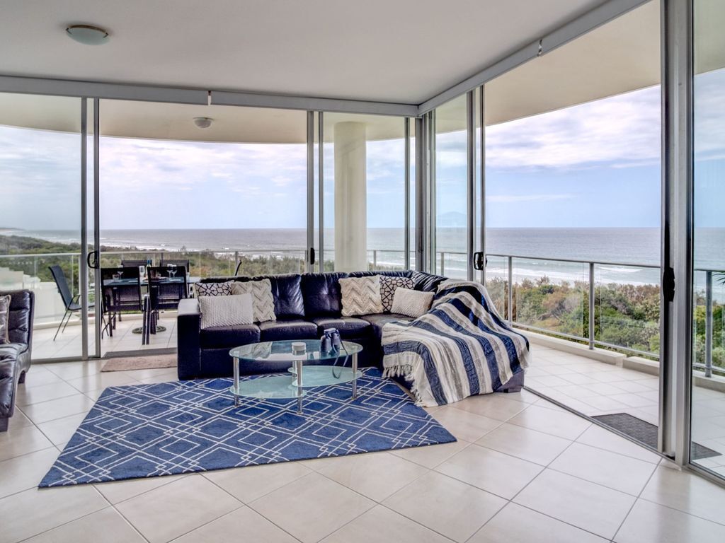? Surfair Oceanfront Resort Penthouse With Expansive Rooftop Tce ?