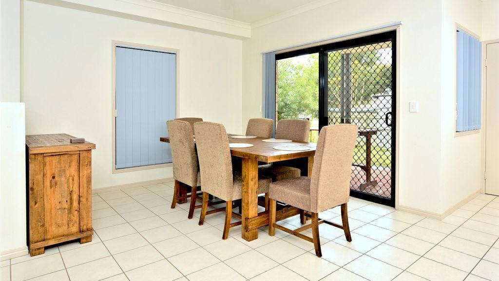 Breeze In - Burrum Heads - Close to Beach- 3BR - Modern Unit