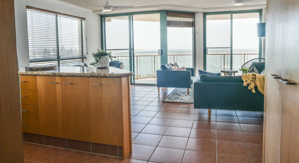 ?ocean Front Moffat Beach?private Rooftop Terrace Walk to Cafes/restaurants