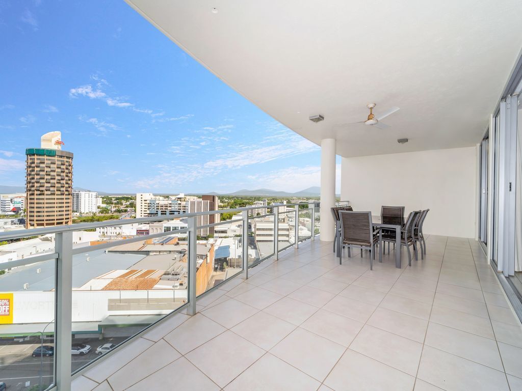 Private and Secure Apt Sea Breezes & Water Views