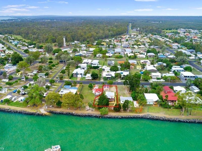 Sunrise Up - Burrum Heads- Riverfront- 3br- Pets Welcome