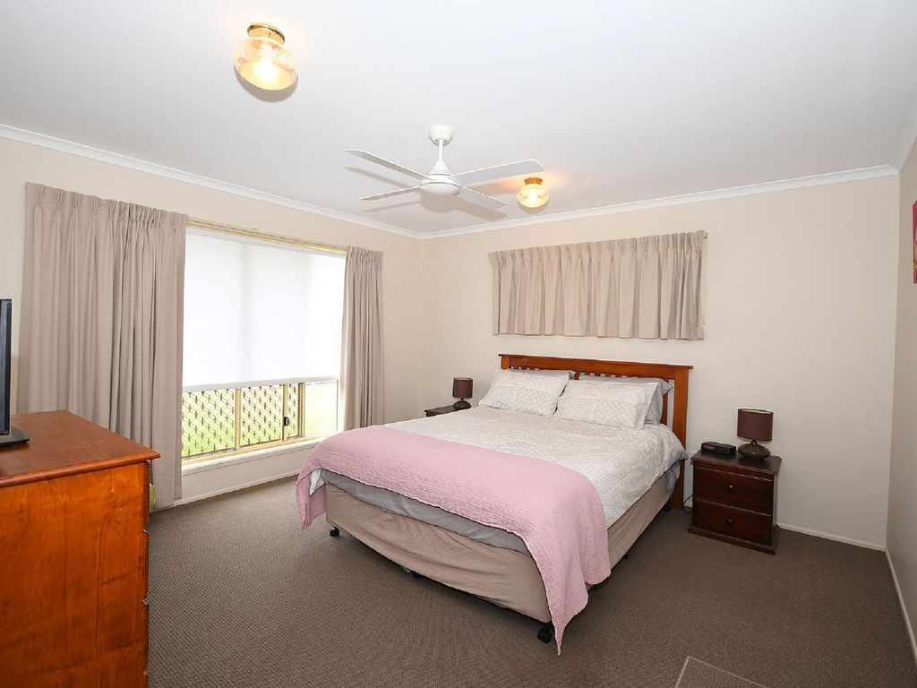 Sandy Paws - Burrum Heads- Walk to Beach -3br- Aircon- Pool Table