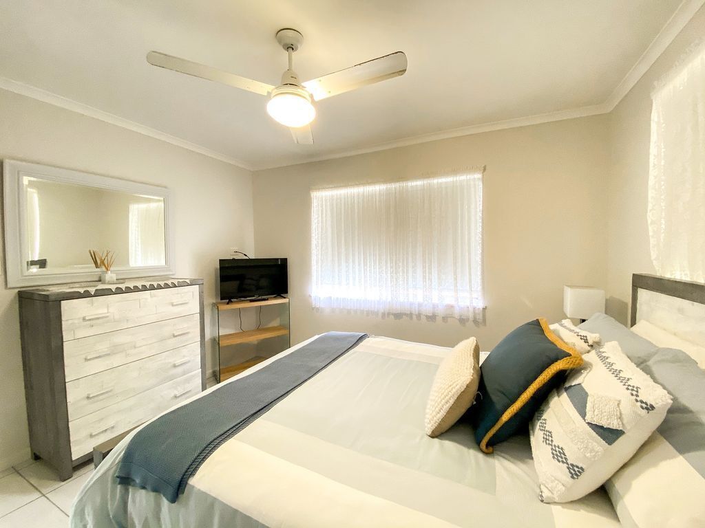 Beach House on Burrum- Close to Beach- 3br- Wifi-foxtel