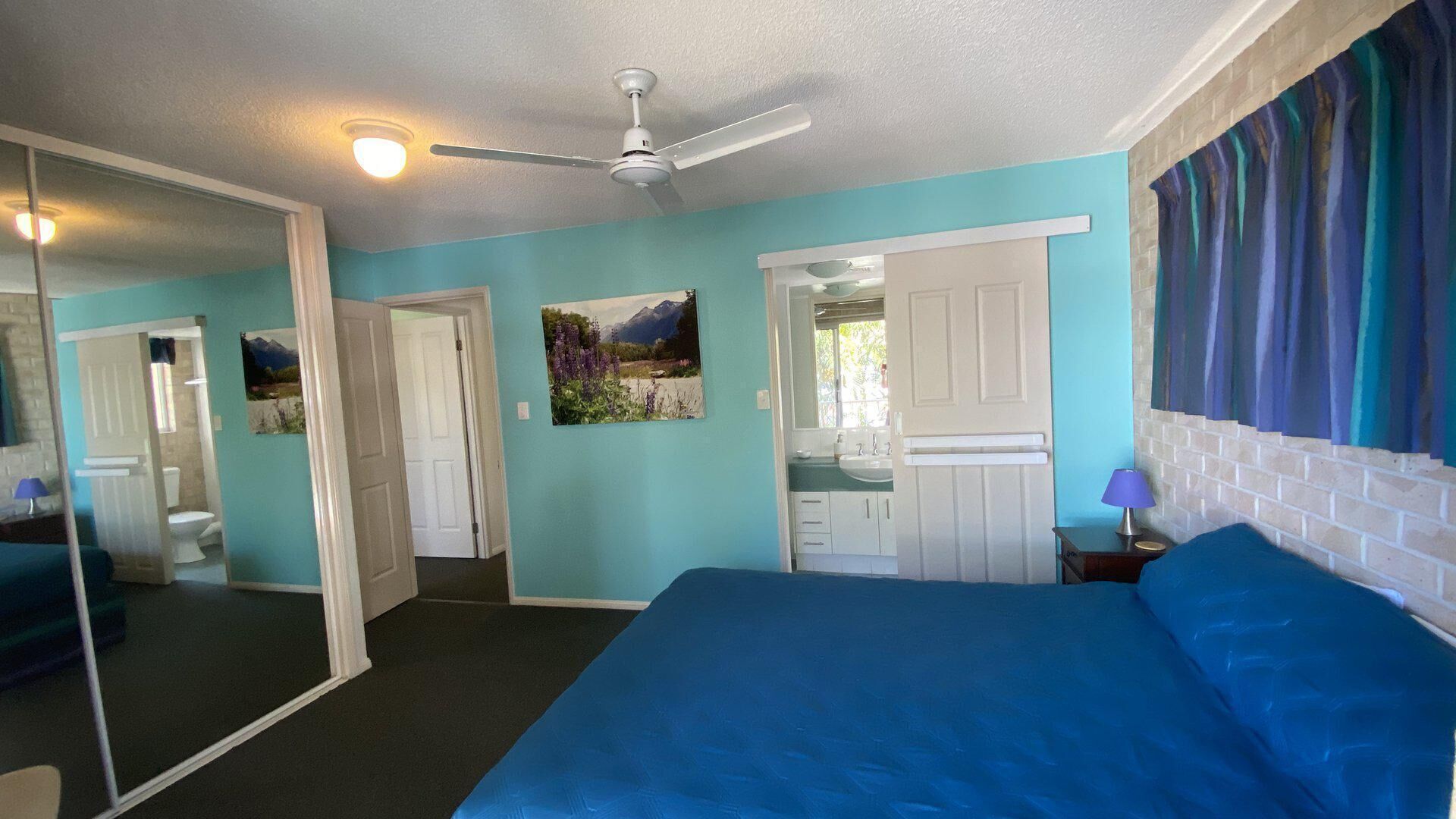 Beachside 2 - Three Bedroom Budget Unit With Wifi Only One Street Away From the Beach!