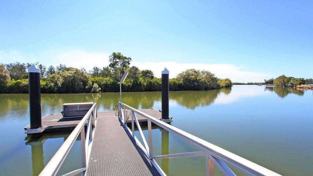 Campbell 7 - Four Bedroom House on River