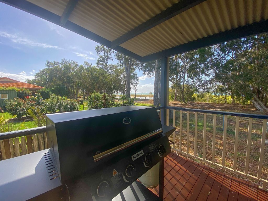 On The Bank - Burrum Heads- Riverfront- 3br- Aircon