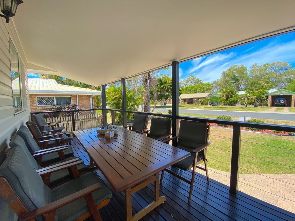 Beach House on Burrum- Close to Beach- 3br- Wifi-foxtel