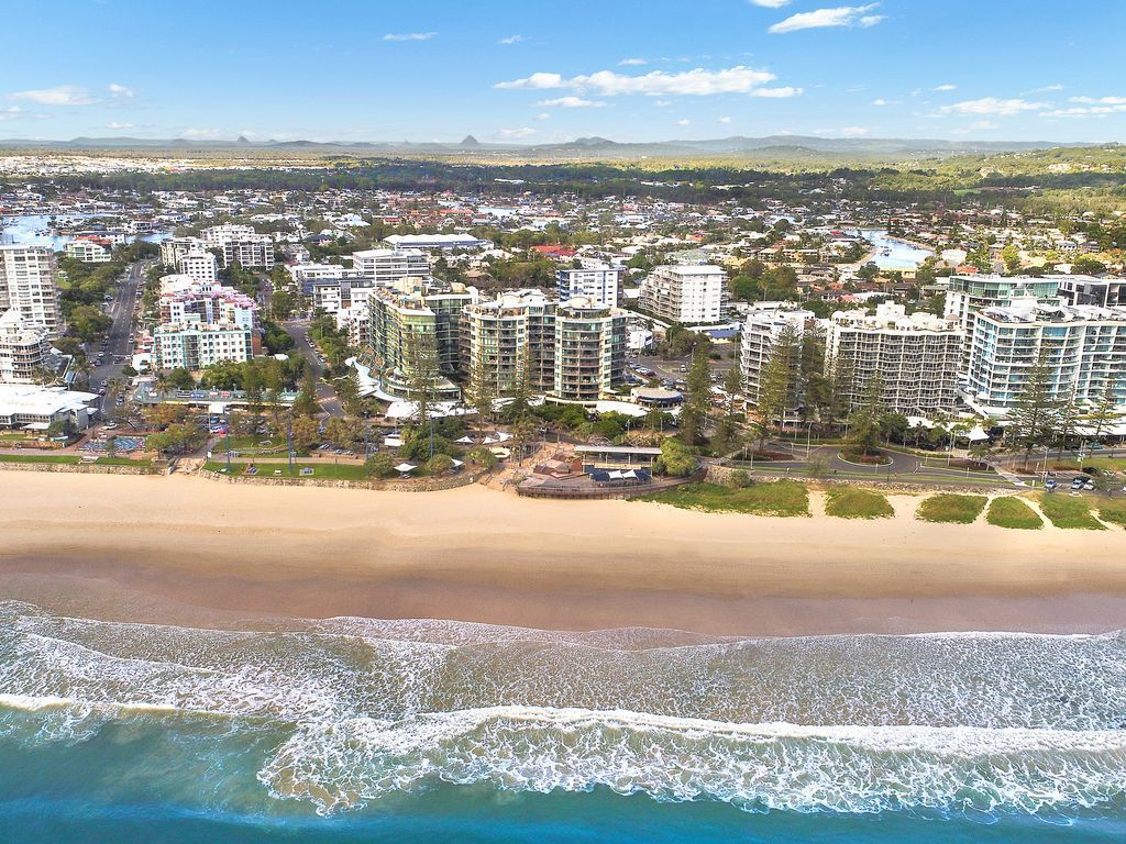 20 Steps to the Sand! - Beachfront Apartment! No Roads to Cross