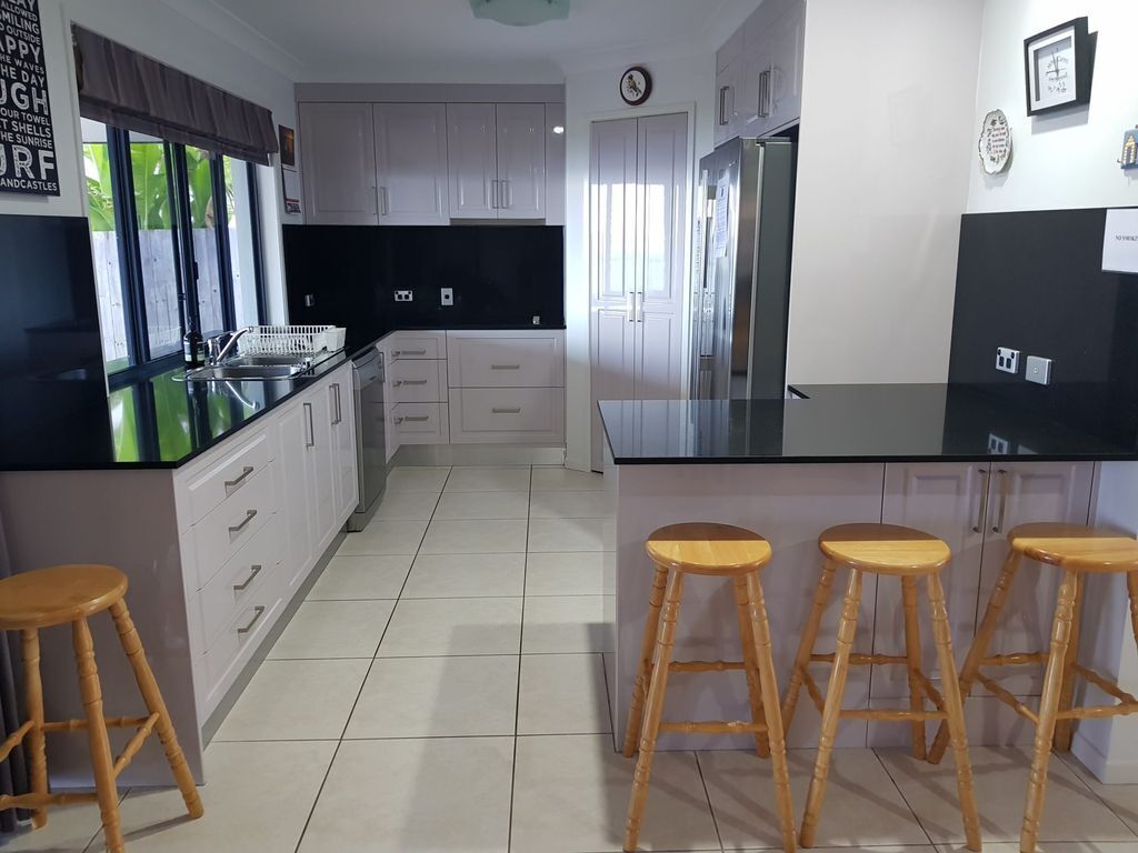 Seahaven - Toogoom- Beachfront- 4br- Aircon- Pets Welcome